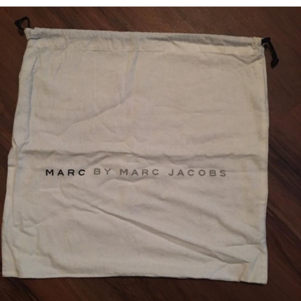 Marc by Marc Jacobs ‘Totally Turnkock’ Crossbody - Picture 8 of 8